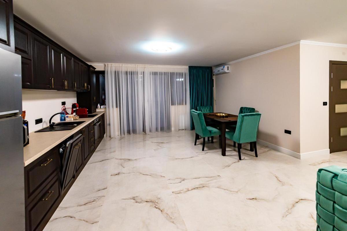 Moky Rezident 2 Appartement Arad Buitenkant foto