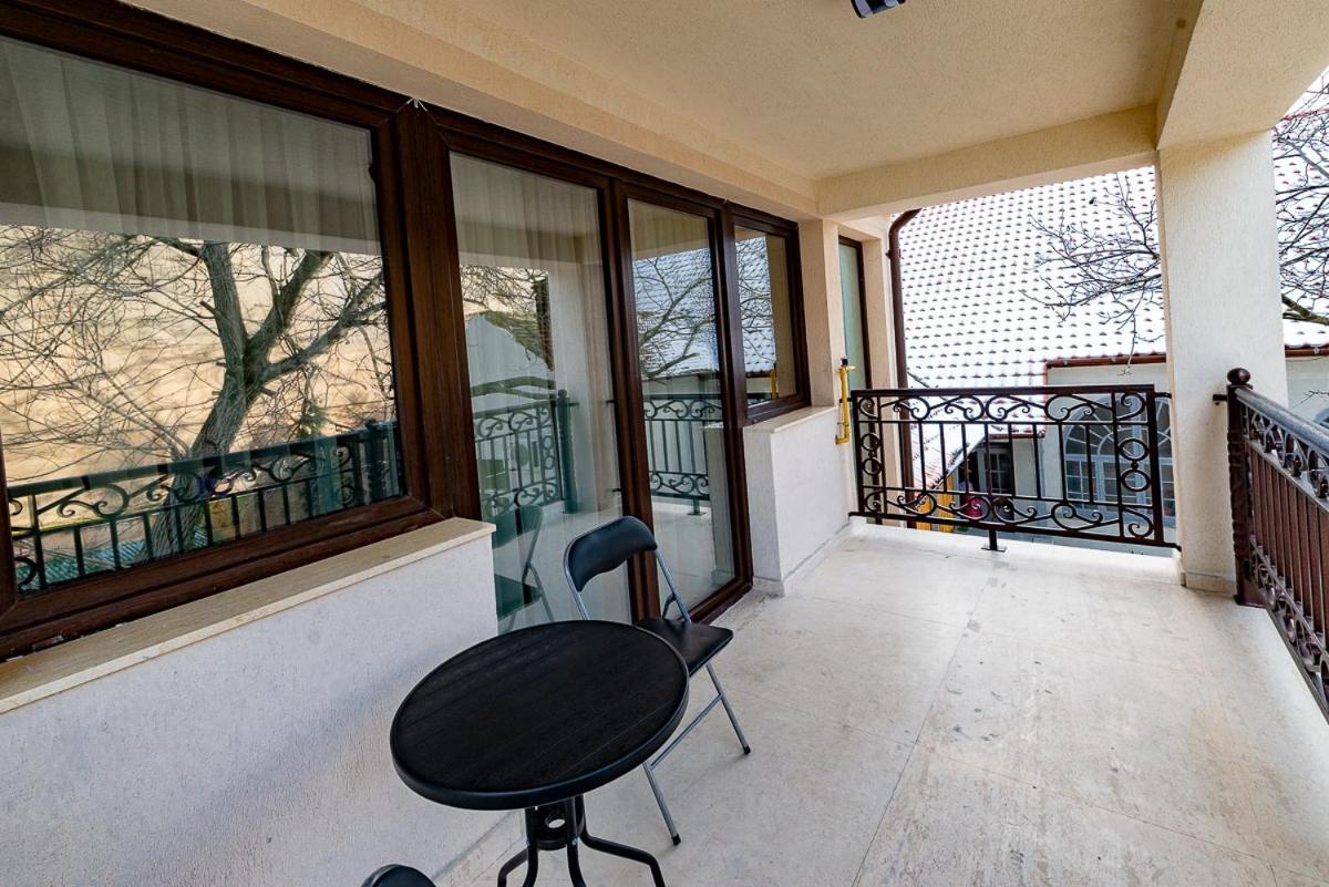Moky Rezident 2 Appartement Arad Buitenkant foto